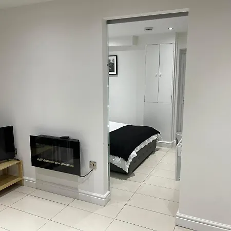 Modern 1 Bedroom Holiday Apartment In Southminster Exterior photo