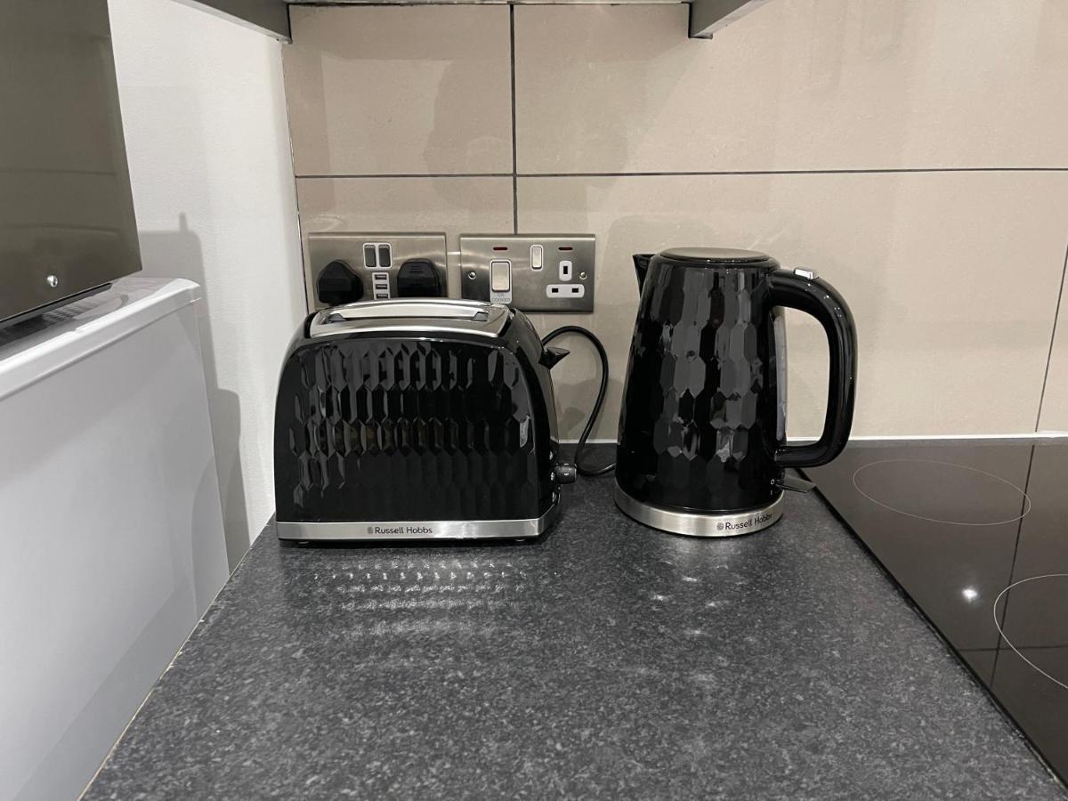 Modern 1 Bedroom In Apartment Southminster